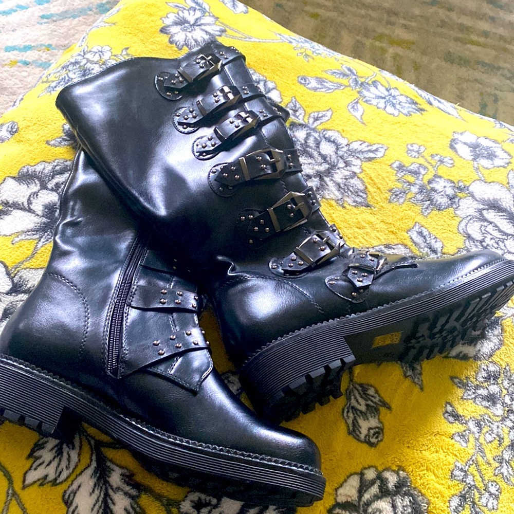 Super fun comfy zip up buckle boots size 8 from NastyGal !never been worn !